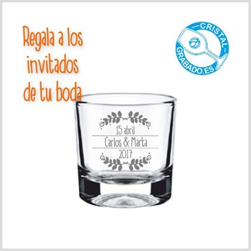 Simulación digital vaso de chupito personalizado con motivo de Boda